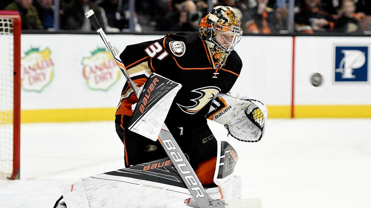 Ducks top Senators 4-1
